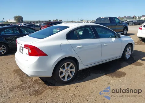 2015 Volvo S60 T5 из США, поврежденный, VIN YV140MFJ7F1343068